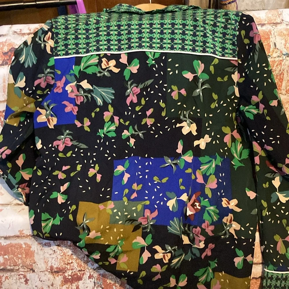 Cabi Bronco Mix Print Green Button Blouse Women’s Size Medium - Picture 8 of 11